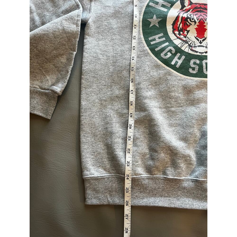 Stranger Things MED Hawkins High Tigers Crew Neck Long Sleeve EUC - Picture 6 of 7